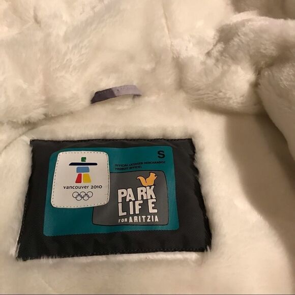 Aritzia winter jacket - new with tags - Picture 4 of 7